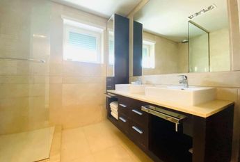 4 Bedroom Apartment with parking, Telheiras, Lisboa