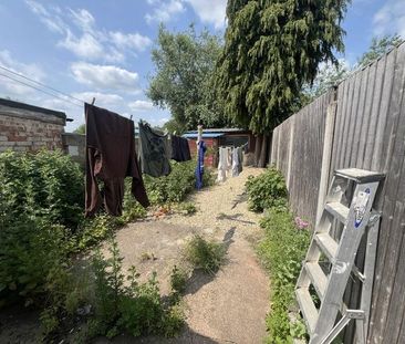 1 bedroom in a house share to rent - Photo 5
