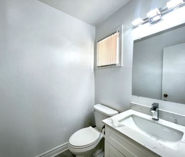 For Lease - 4485 Jenkins Crescent, Mississauga, Ontario - Photo 4