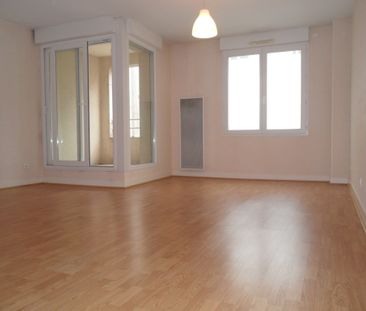 Location Appartement 1 pièce 37m² BOURGES 18000 - Photo 2