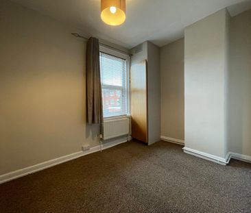 3 bedroom End Terraced House to let - Photo 4