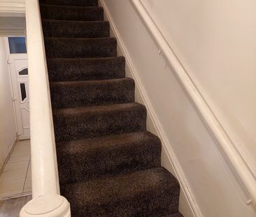 Room in a Shared House, Whiteway Street, M9 - Photo 6