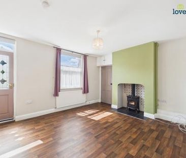 3 bedroom Detached house To Let - Photo 3