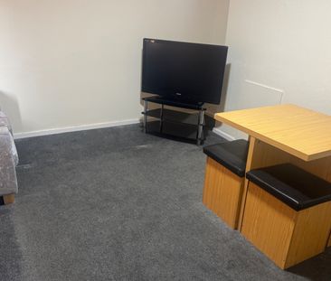 5 Bed Terraced House, Unett St, B19 - Photo 2