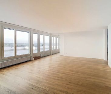 EXCEPTIONNEL ! 5,5 PCES DE 156 M² EN ATTIQUE ! - Foto 2