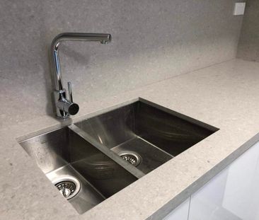 Stylish (Ryde & Meadowbank) Living with a Study In High-end Apartment - Photo 1