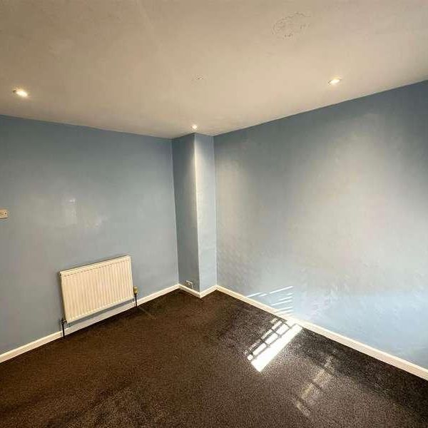 North Cliffe Avenue, Thornton, Bradford, BD13 - Photo 1