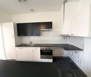 Location Appartement 4 pièces 92 m2 à Lons-le-Saunier - Photo 2