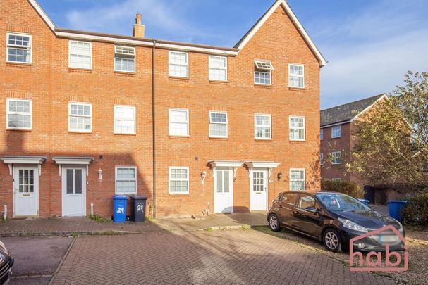 1 bedroom in a house share to rent - Photo 1