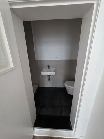 Top modernisierte 1 Z Altbauwohnung mit offener Einbauküche im HP - Photo 2