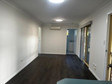 Free standing 2 Bedroom cottage/unit with enclosed yard in leafy setting - Photo 3