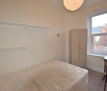3 bedroom flat to rent - Photo 5