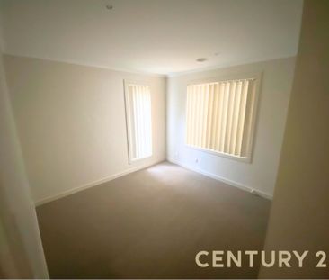 Three Bedrooms, Double the Convenience - Photo 4