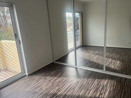 Yagoona - Photo 5