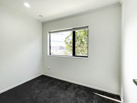 Near-New 3-Bed, 2-Bath Townhouse - Mt Roskill - Photo 1