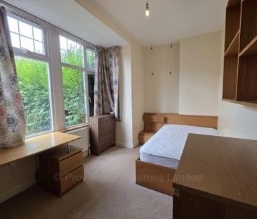 10 Bedroom House in Headingley - Photo 6