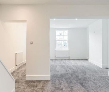 3 bedroom end of terrace house to rent - Photo 5