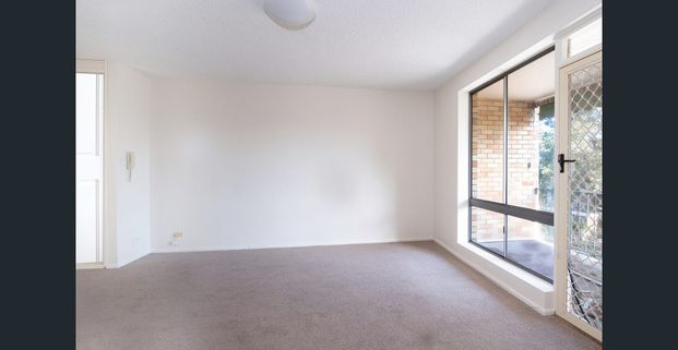 Conveniently located within the popular 'Cotswold House' - Photo 1