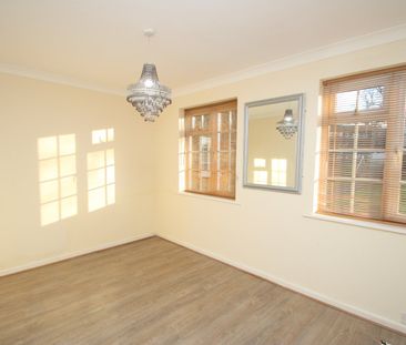Beverley Hyrst, Croydon, CR0 - Photo 2