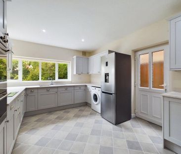 4 bedroom detached house to rent - Photo 1