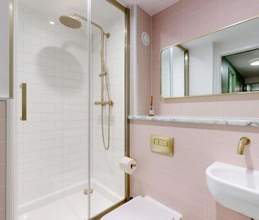 4 bedroom flat to rent - Photo 4