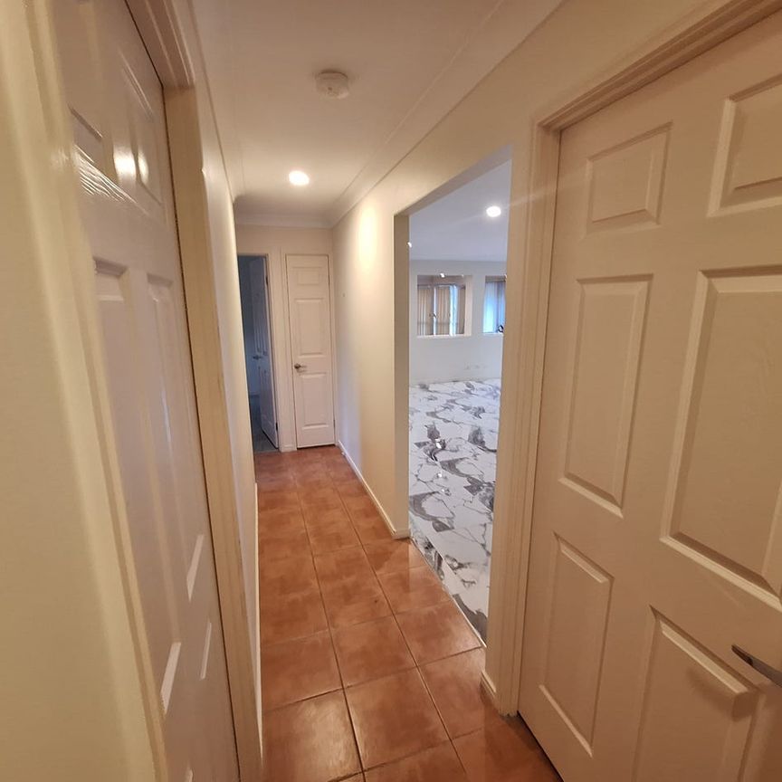 5 Bedroom house with Parent's retreat, ensuite and spa in Upper Coomera Gold Coast. - Photo 1