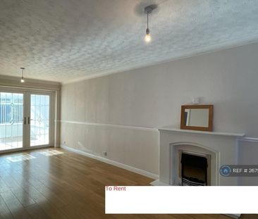 3 bedroom semi-detached house to rent - Photo 3