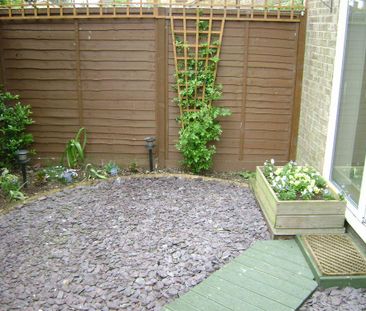 1 bedroom semi-detached house to rent - Photo 2