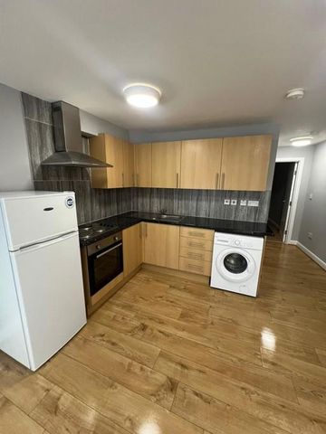 1 bedroom flat to rent - Photo 2