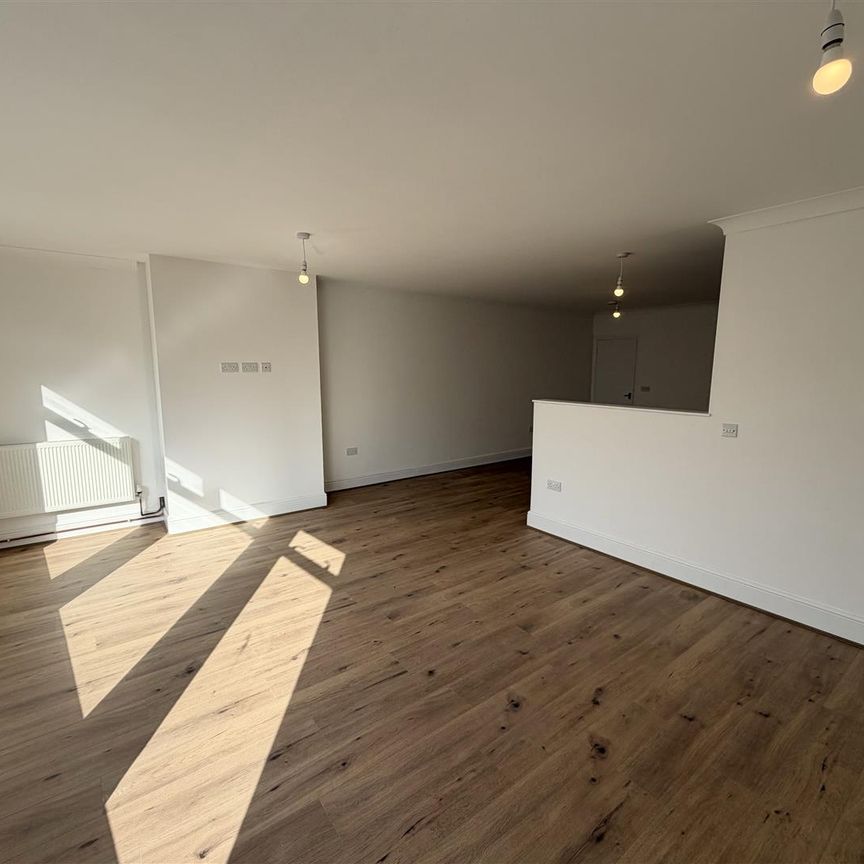 Pensby Road, Heswall - Photo 1