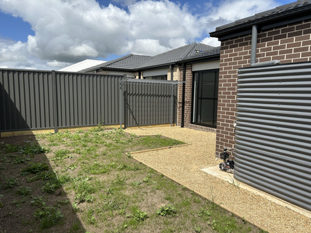 16 Luck Street, Sebastopol VIC, Belconnen - Photo 5