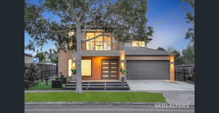 Location, Convenience and Comfort! - Photo 2