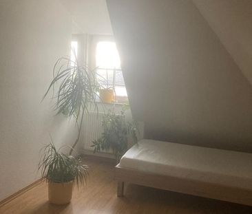 helle Dachgeschosswohnung - Photo 3