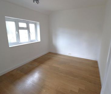 3 bedroom end of terrace house to rent - Photo 5