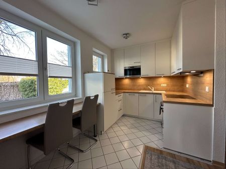 Helle, gepflegte Wohnung mit Balkon und Einbauküche - Foto 5