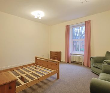 2 bedroom Flat to rent in The Vicarage, Byker, Newcastle upon Tyne - Photo 3
