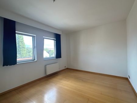 Prachtig appartement in centrum Beveren met zicht over de Markt - Photo 4