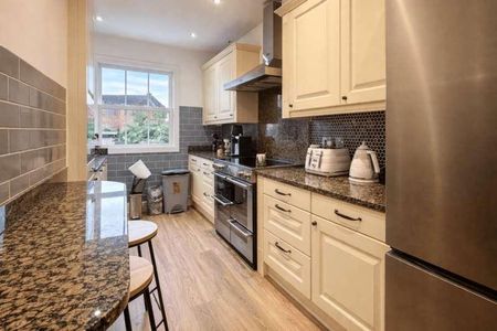 Cranley Gardens, Palmers Green, London, N13 - Photo 4