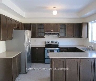 For Lease - 156 Castle Oaks Crossing Drive, Brampton, Ontario - Photo 2