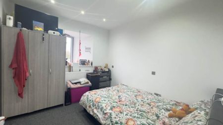 3 bedroom apartment to rent - Photo 5