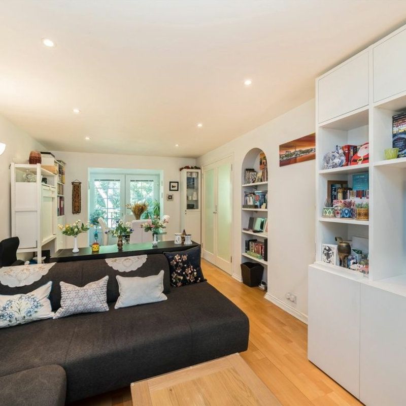 Selhurst Close - Photo 1