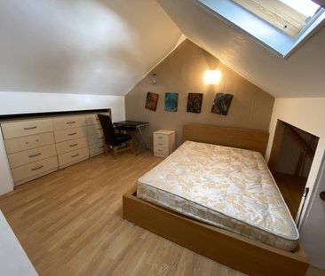 8 bedroom flat to rent - Photo 4