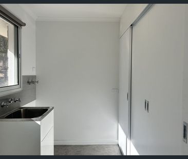 Sunny Sandford Home - Photo 2