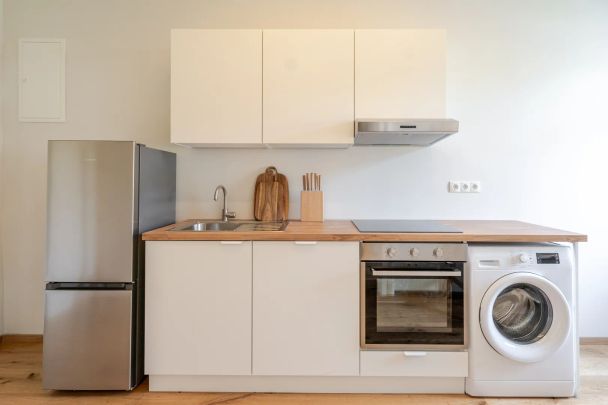 Sofort einziehen: Frisch sanierte und möblierte 32m² Wohnung - Photo 1