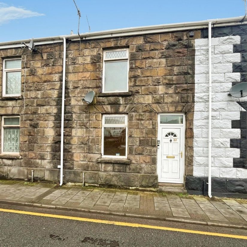 Berw Road, PONTYPRIDD - Photo 1