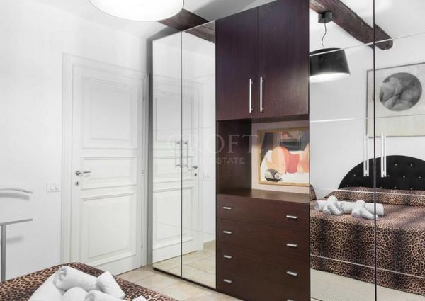 Trastevere: Furnished, modern 2 Bedroom, 2 bath, spacious living room, brgiht, silent, air conditioning. Located in beautiful private complex. #1168