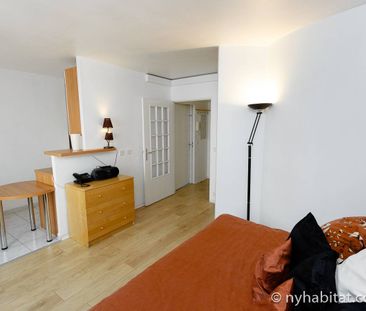 Logement à Paris, Location meublée - Photo 2