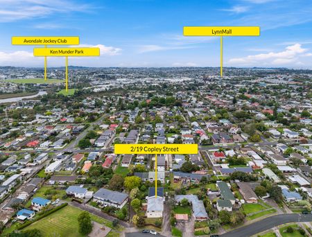 Sunny Retreat in a Peaceful New Lynn Cul-de-Sac - Photo 3