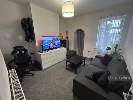 2 bedroom terraced house to rent - Photo 2