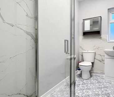 property to rent - Photo 2